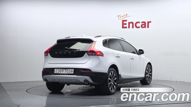 Volvo V40 из Кореи Encar