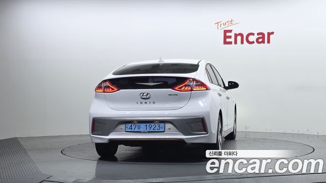 Hyundai Ioniq из Кореи Encar