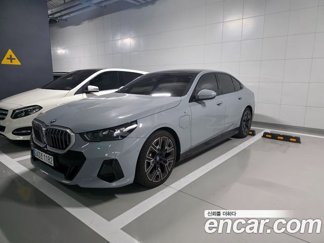 BMW 5-Series 530e xDrive M Sport — пробег 12 000 км — фото 3 из 5