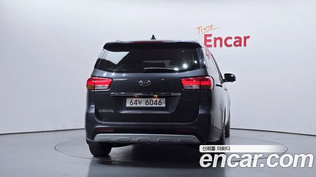 Kia Carnival из Кореи Encar