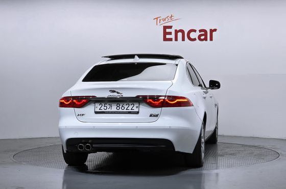 Jaguar XF 20d Prestige AWD — пробег 66 345 км — фото 4 из 5