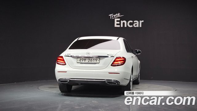 Mercedes-Benz E-Class из Кореи Encar