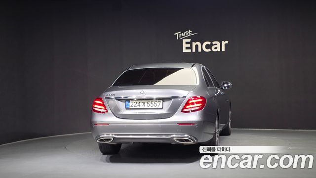 Mercedes-Benz E-Class E300 Avantgarde — пробег 68 036 км — фото 4 из 5