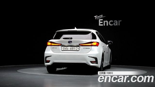 Lexus CT200h из Кореи Encar