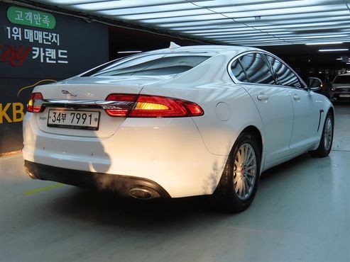 Jaguar XF 2.0 Luxury X250 — пробег 104 998 км — фото 4 из 5