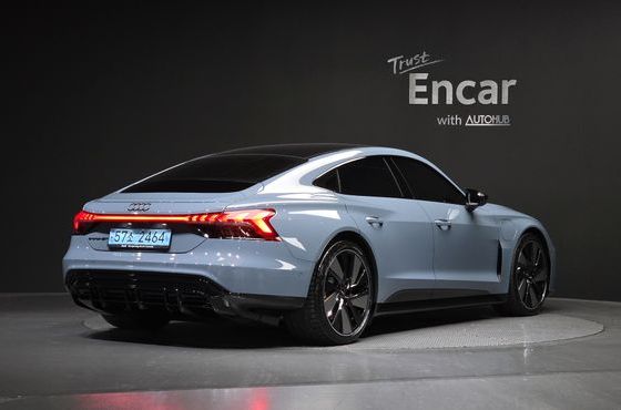 Audi e-tron GT GT quattro Premium — пробег 9 422 км — фото 2 из 5