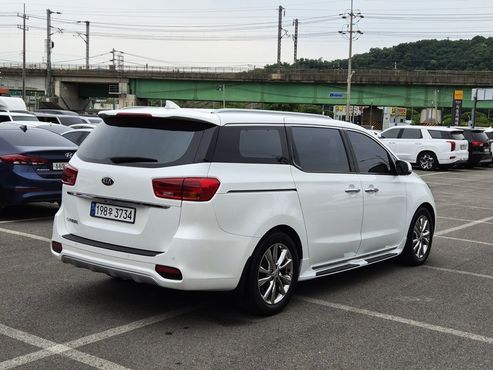 Kia Carnival Gasoline 9-Seater Noblesse Special — пробег 70 071 км — фото 2 из 5