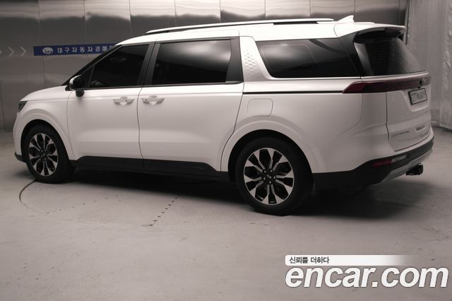 Kia Carnival Diesel 9-Seater Prestige — пробег 174 011 км — фото 2 из 5