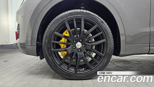 Maserati Levante 3.0 S AWD Sport — пробег 92 393 км — фото 5 из 5