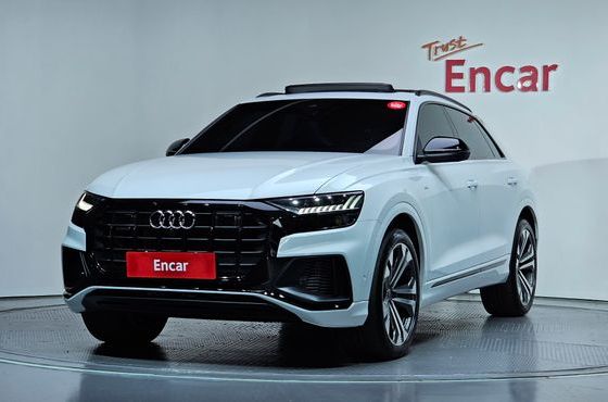 Audi Q8 55 TFSI Quattro Premium — пробег 30 464 км — фото 1 из 5