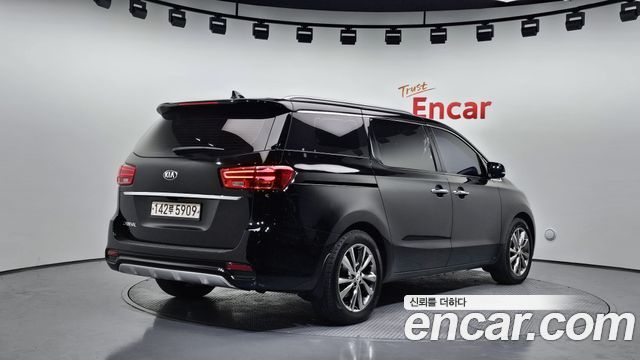 Kia Carnival из Кореи Encar