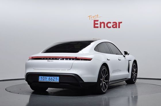 Porsche Taycan Base — пробег 41 370 км — фото 2 из 5