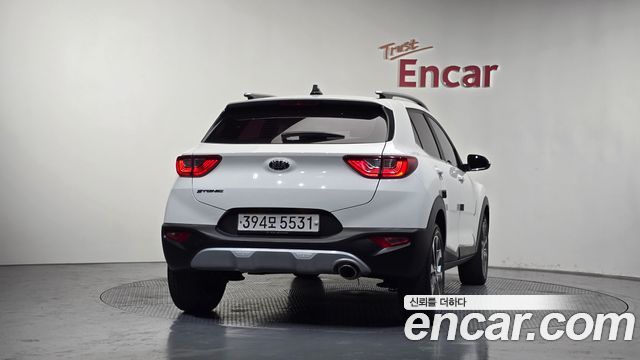 Kia Stonic из Кореи Encar