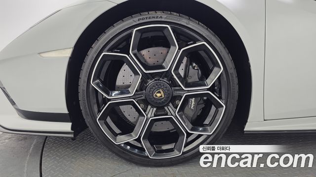 Lamborghini Huracan из Кореи Encar