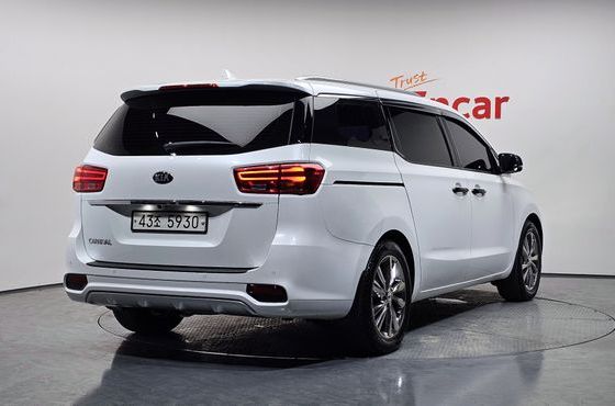 Kia Carnival 9-Seater Prstige — пробег 149 324 км — фото 2 из 5