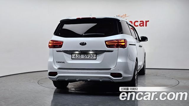Kia Carnival из Кореи Encar
