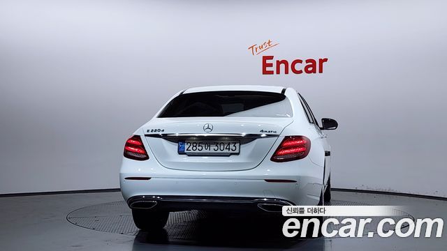 Mercedes-Benz E-Class из Кореи Encar