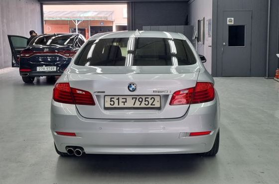 BMW 5-Series 528i xDrive — пробег 110 000 км — фото 4 из 5