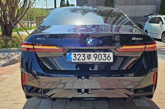 BMW 5-Series 530i xDrive M Sport — пробег 1 500 км — фото 4 из 5