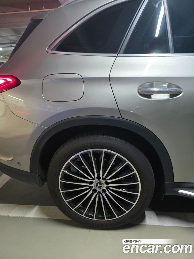 Mercedes-Benz GLC-Class GLC300 4MATIC AMG Line — пробег 14 605 км — фото 4 из 5