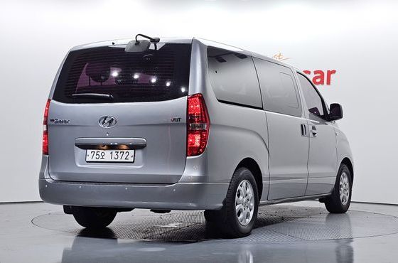 Hyundai Starex 12-Seater Wagon CVX Deluxe — пробег 187 087 км — фото 2 из 5