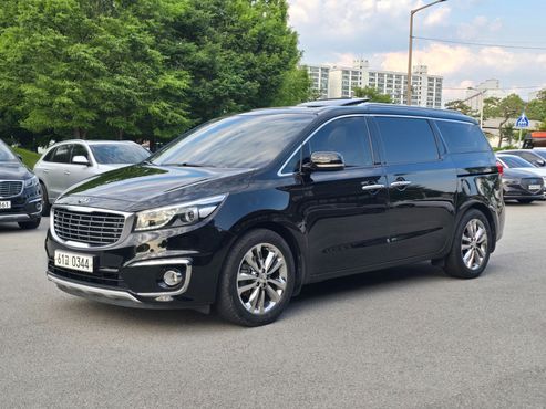Kia Carnival 9-seater Prestige — пробег 92 000 км — фото 1 из 5