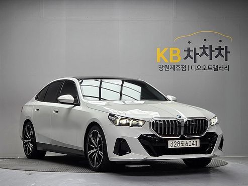BMW 5-Series 530i xDrive M Sport — пробег 4 578 км — фото 5 из 5