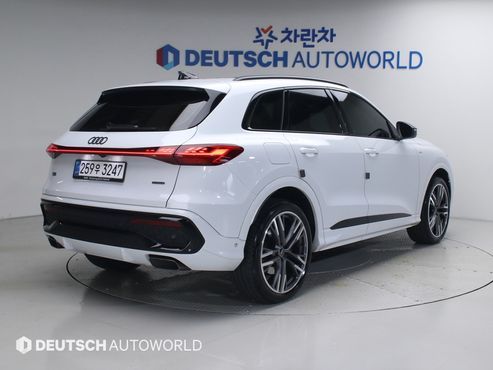 Audi Q5 45 TFSI Quattro S Line Black Ediiton — пробег 9 055 км — фото 2 из 5