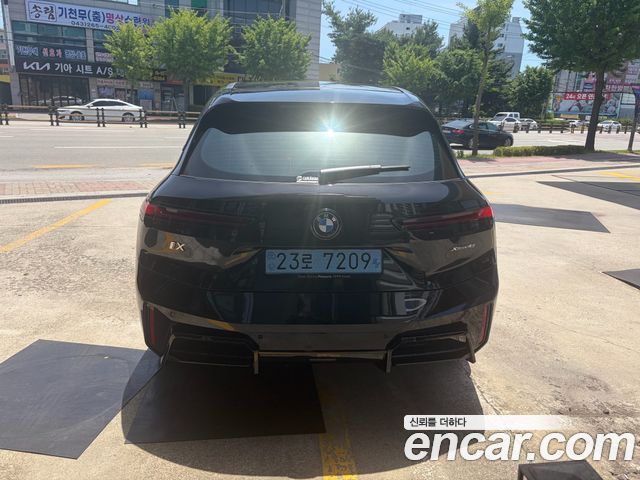 BMW iX xDrive45 M Sport — пробег 524 км — фото 4 из 5