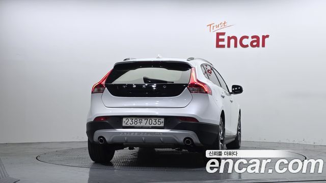 Volvo V40 из Кореи Encar
