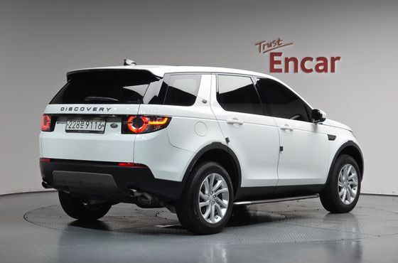 Land Rover Discovery Sport 2.0 TD4 SE — пробег 100 016 км — фото 2 из 5