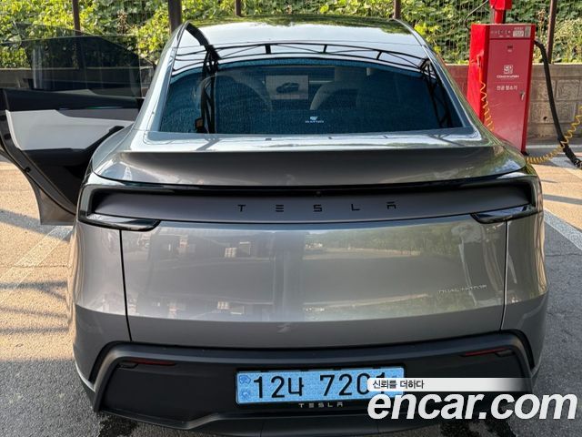 Tesla Model Y Long Range AWD — пробег 8 500 км — фото 2 из 5