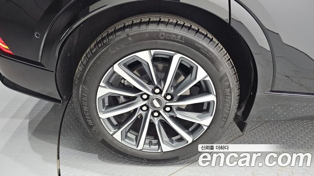Cadillac Lyriq из Кореи Encar