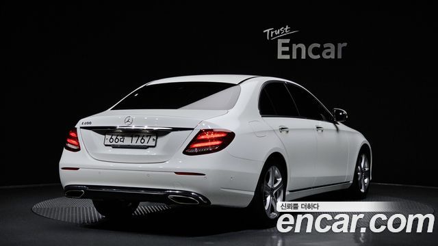 Mercedes-Benz E-Class из Кореи Encar