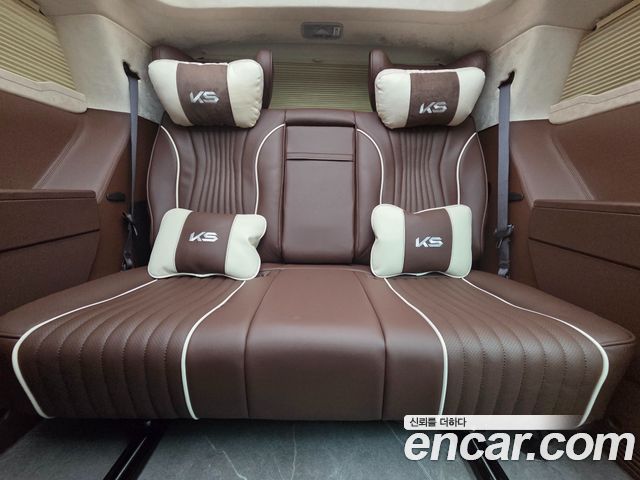 Kia Carnival HEV 7-Seater Hi-Limousine (Special vehicle) — пробег 400 км — фото 4 из 5