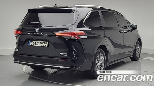 Toyota Sienna 2.5 Hybrid AWD — пробег 96 494 км — фото 2 из 5