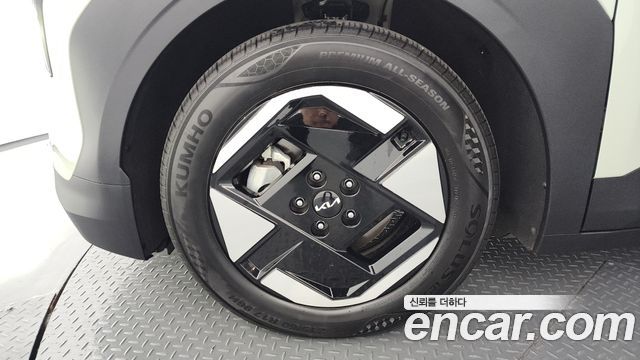 Kia EV3 из Кореи Encar