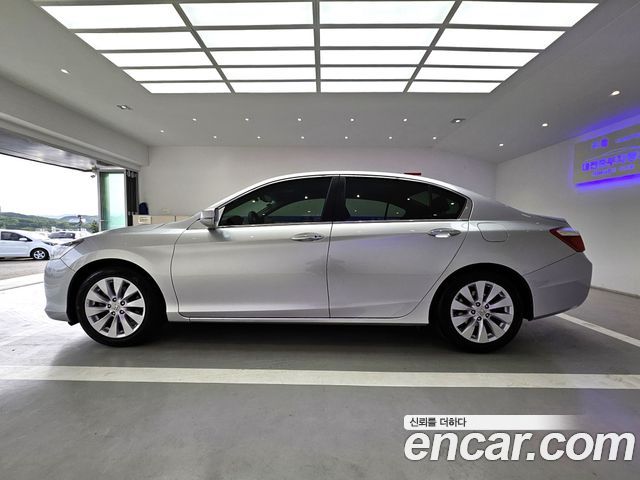Honda Accord 2.4 9th — пробег 89 304 км — фото 4 из 5