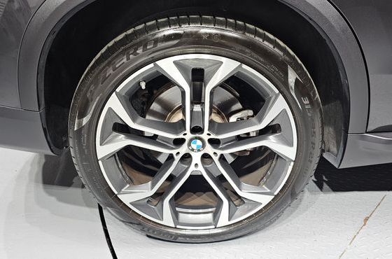 BMW X5 xDrive 40i xLine — пробег 40 273 км — фото 5 из 5