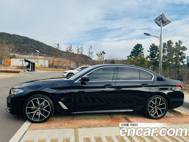 BMW 5-Series 530e M Sport — пробег 60 000 км — фото 4 из 5
