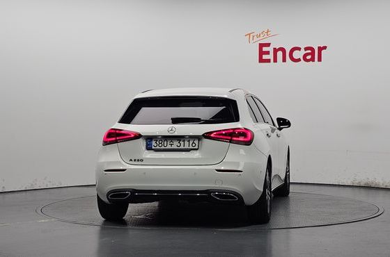 Mercedes-Benz A-Class A220 Hatchback — пробег 16 842 км — фото 4 из 5
