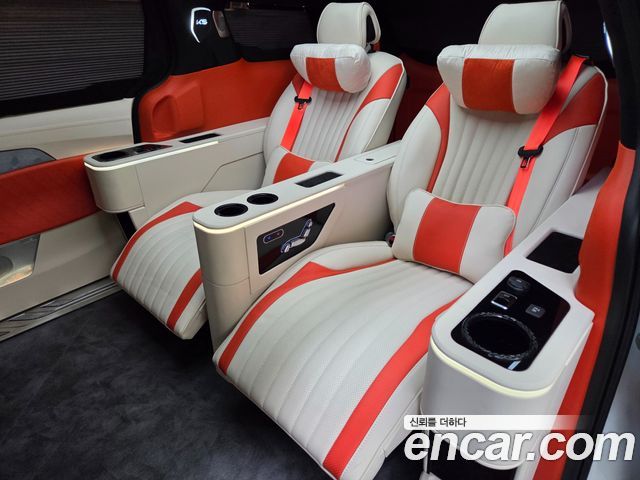 Kia Carnival HEV 9-Seater Hi-Limousine (Special vehicle) — пробег 700 км — фото 2 из 5