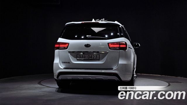 Kia Carnival из Кореи Encar
