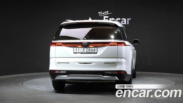 Kia Carnival 7-Seater Signature — пробег 110 718 км — фото 4 из 5