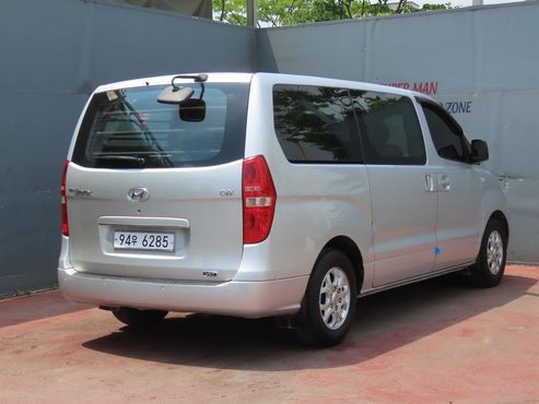 Hyundai Starex 5-Seater VAN CVX Luxury — пробег 240 000 км — фото 3 из 5