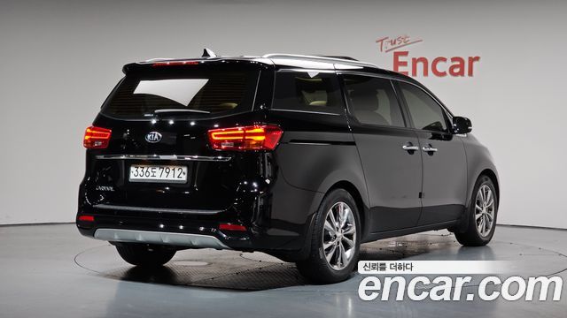 Kia Carnival Gasoline 9-Seater Prestige — пробег 129 251 км — фото 2 из 5