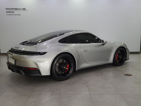 Porsche 911 Carrera GTS — пробег 3 600 км — фото 2 из 5