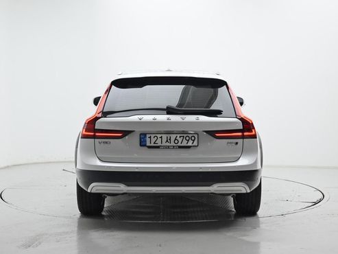 Volvo V90 B5 Ultimate AWD — пробег 14 833 км — фото 4 из 5
