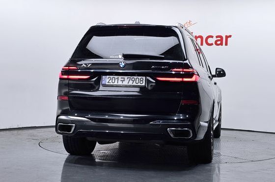 BMW X7 xDrive 40i M Sport 6STR — пробег 43 576 км — фото 4 из 5