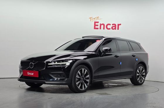 Volvo V60 B5 Ultra AWD — пробег 27 933 км — фото 1 из 5
